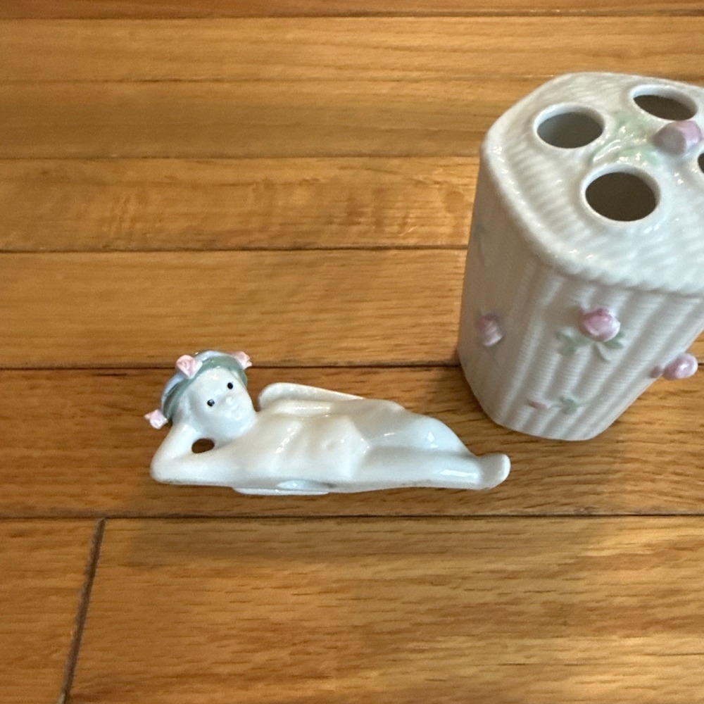 Vintage Cottagecore Rose Pink Floral Porcelain Toothbrush Holder & Angel Figure - Picture 3 of 10